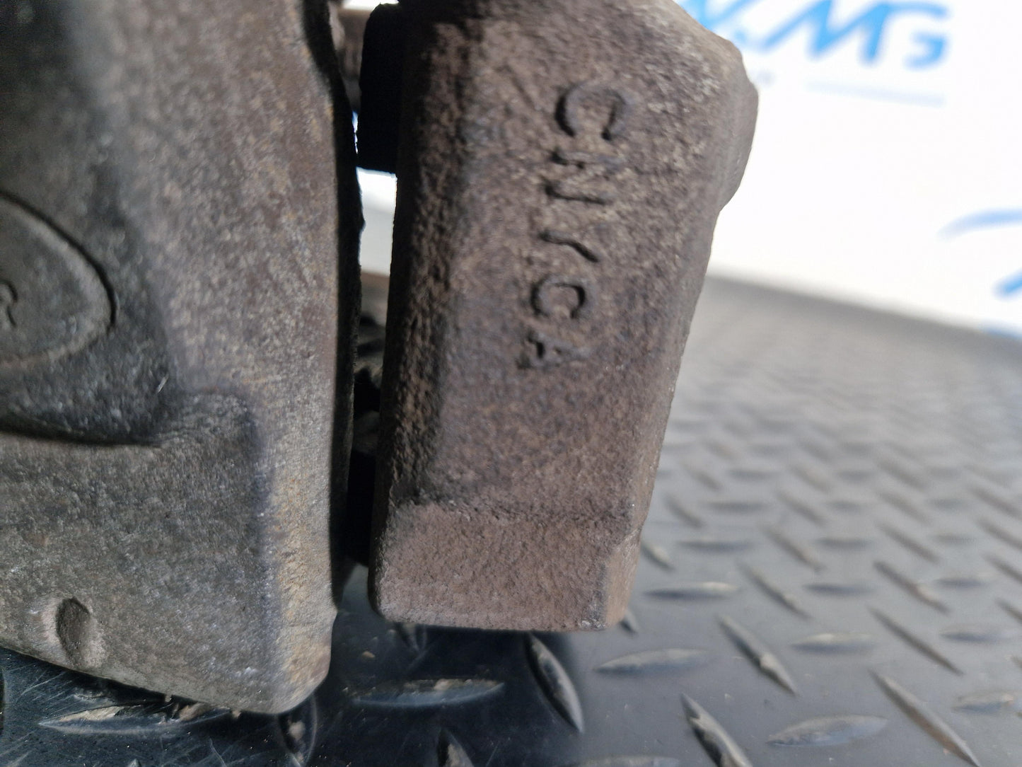 19-ON RANGE ROVER EVOQUE L551 GENUINE FRONT LEFT N/S BRAKE CALIPER