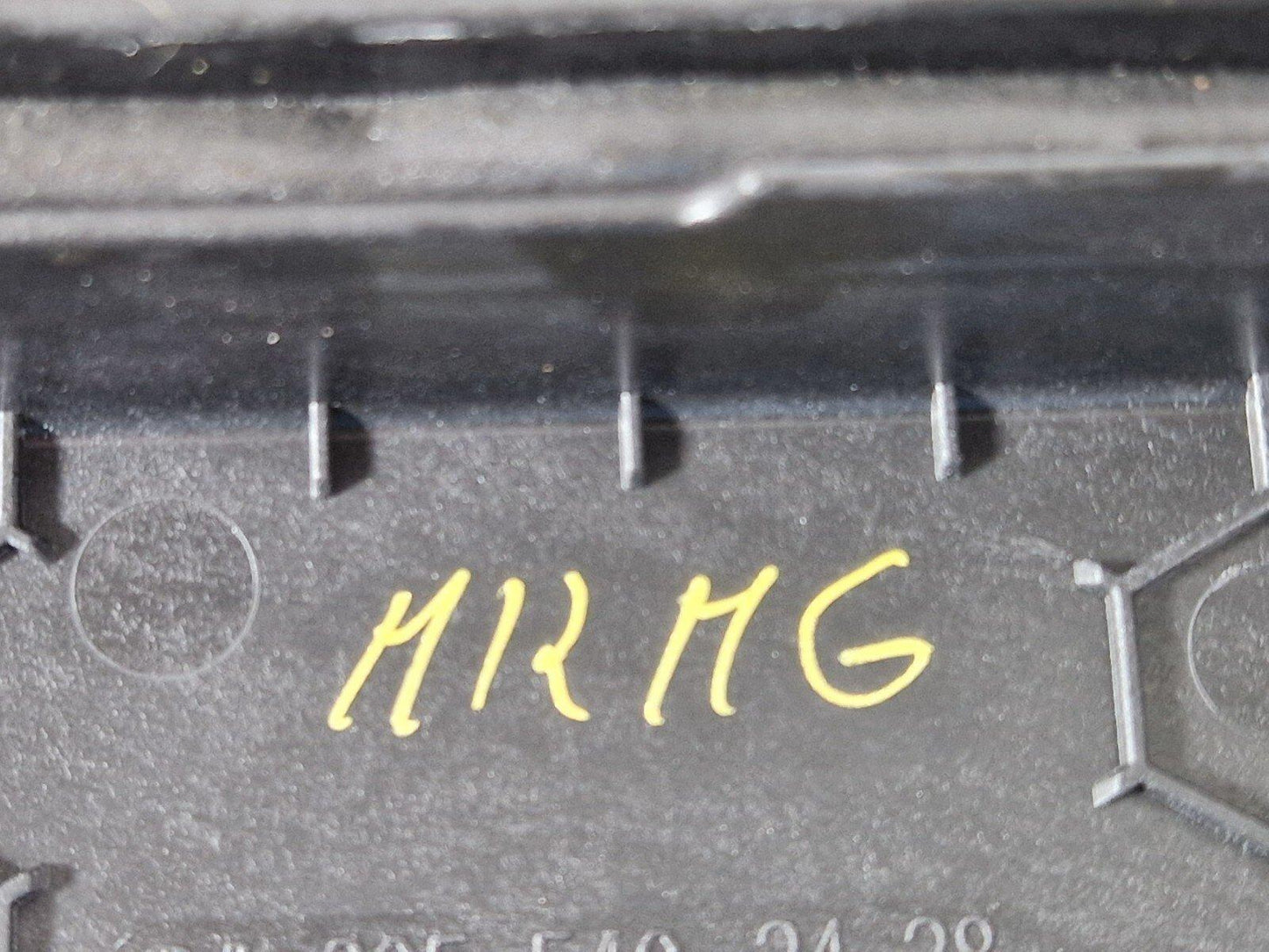 14-21 MERCEDES BENZ C200 W205 GENUINE OEM FUSE BOX A2059981301 A2055402428