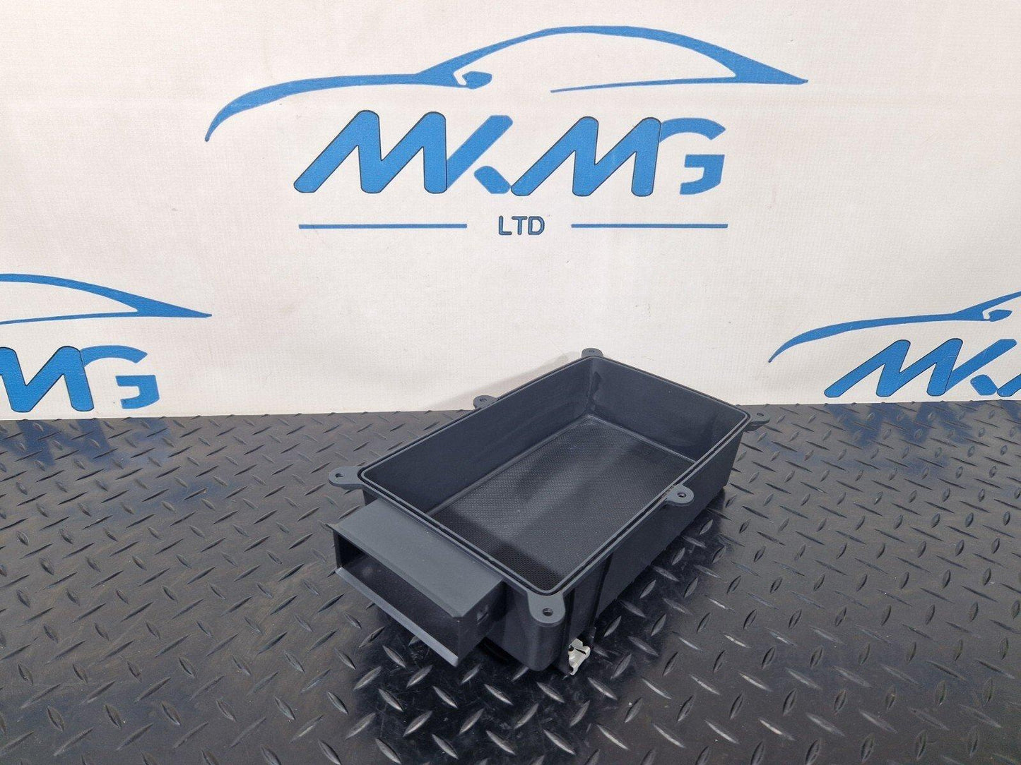 16-19 AUDI A4 B9 GENUINE CENTRE CONSOLE STORAGE TRAY TRIM 8W0864981