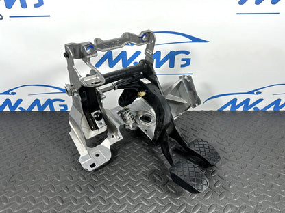 16-19 AUDI A4 B9 GENUINE BRAKE & CLUTCH PEDAL BOX ASSEMBLY 8W2721117 8W2721316