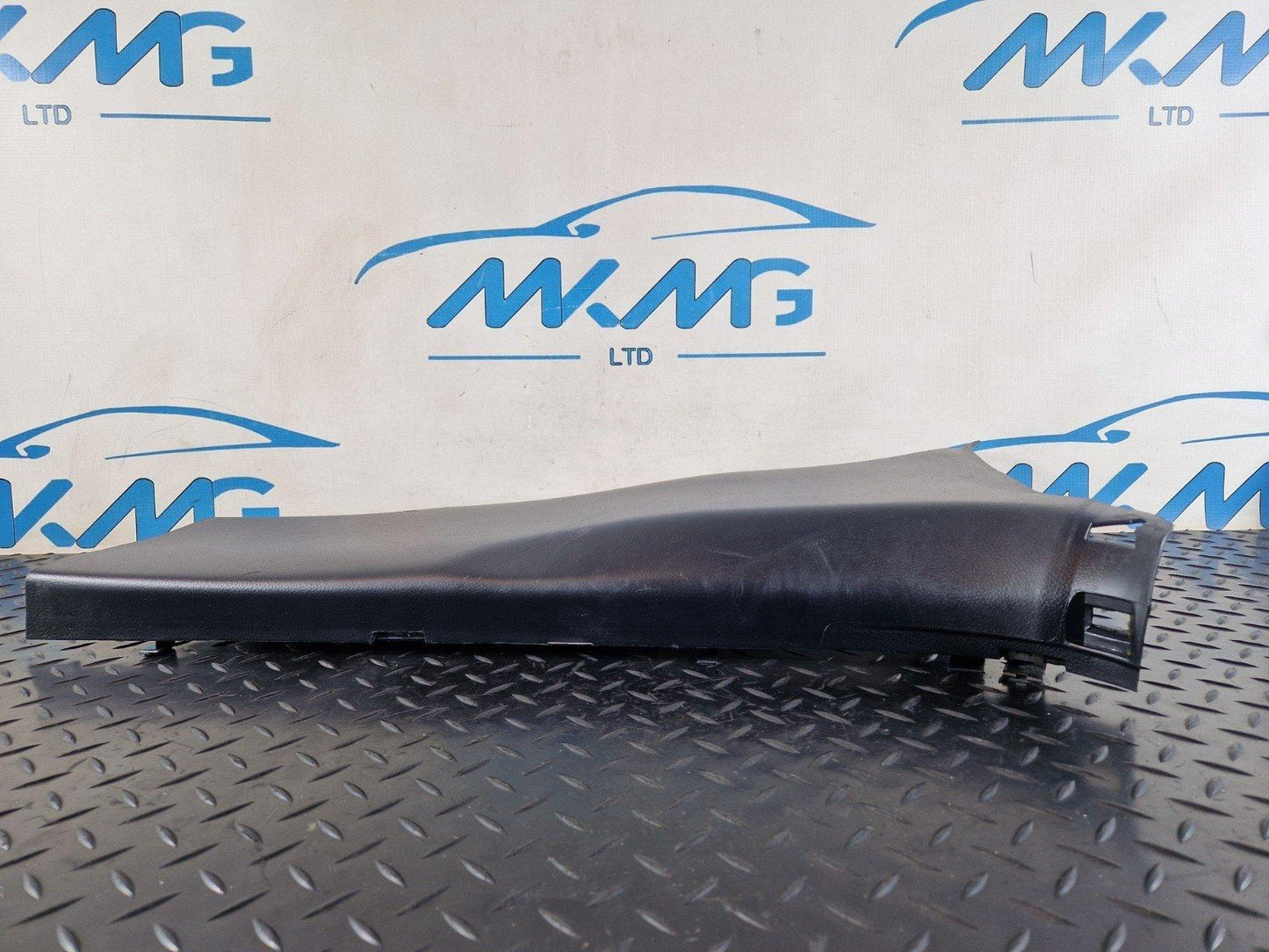 16-19 MERCEDES BENZ GLE W166 GENUINE LEFT LOWER B PILLAR TRIM A1666900025