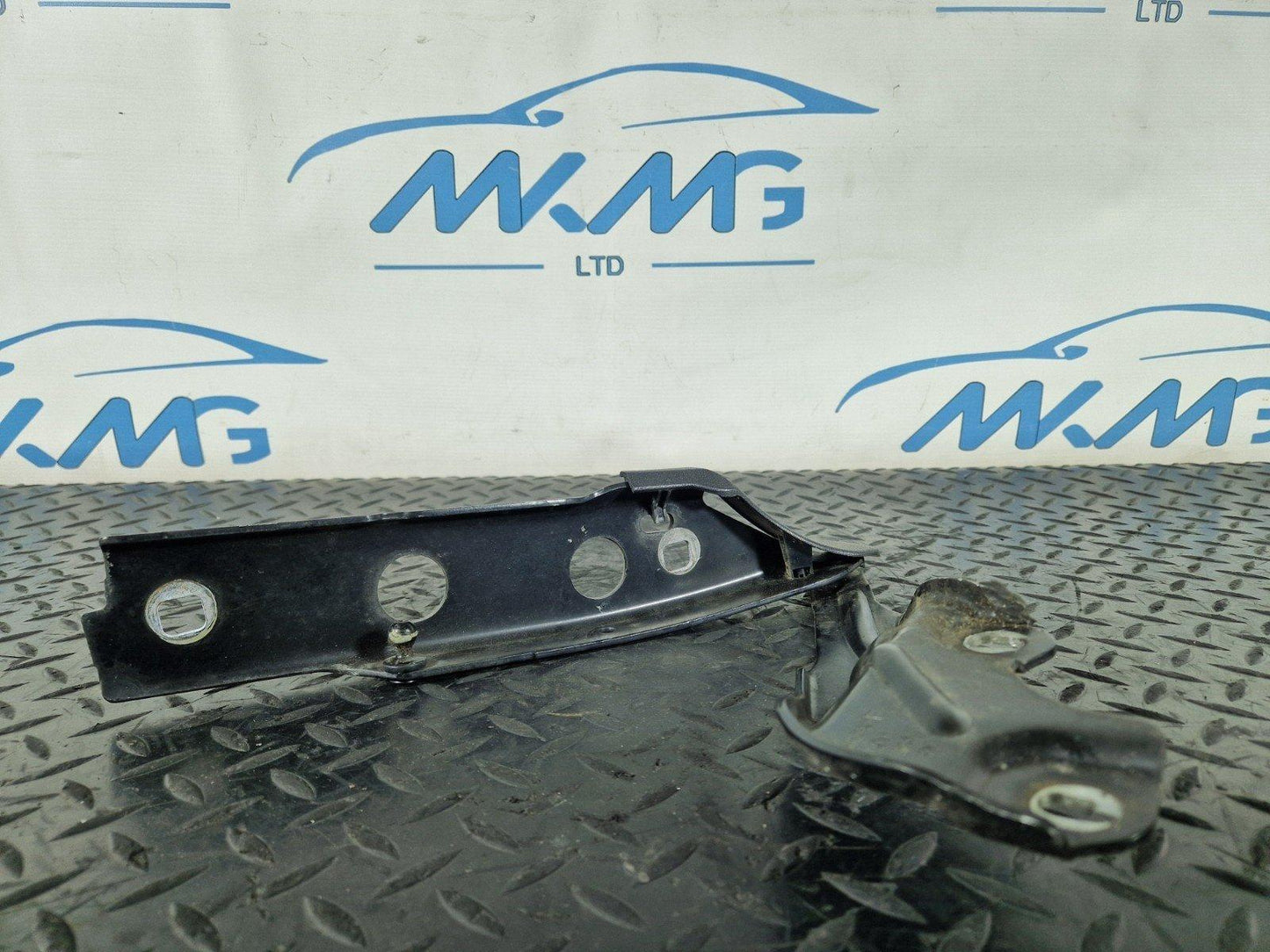 12-18 AUDI A6 C7 OEM FRONT HOOD BONNET DRIVERS RIGHT SIDE O/S/F HINGE 4G8823302E