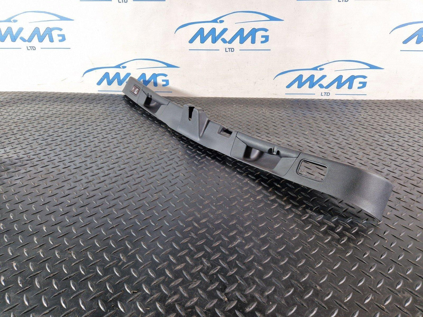 19-ON MERCEDES BENZ B CLASS W247 REAR TAILGATE BOOT LOWER TRIM A2477403200