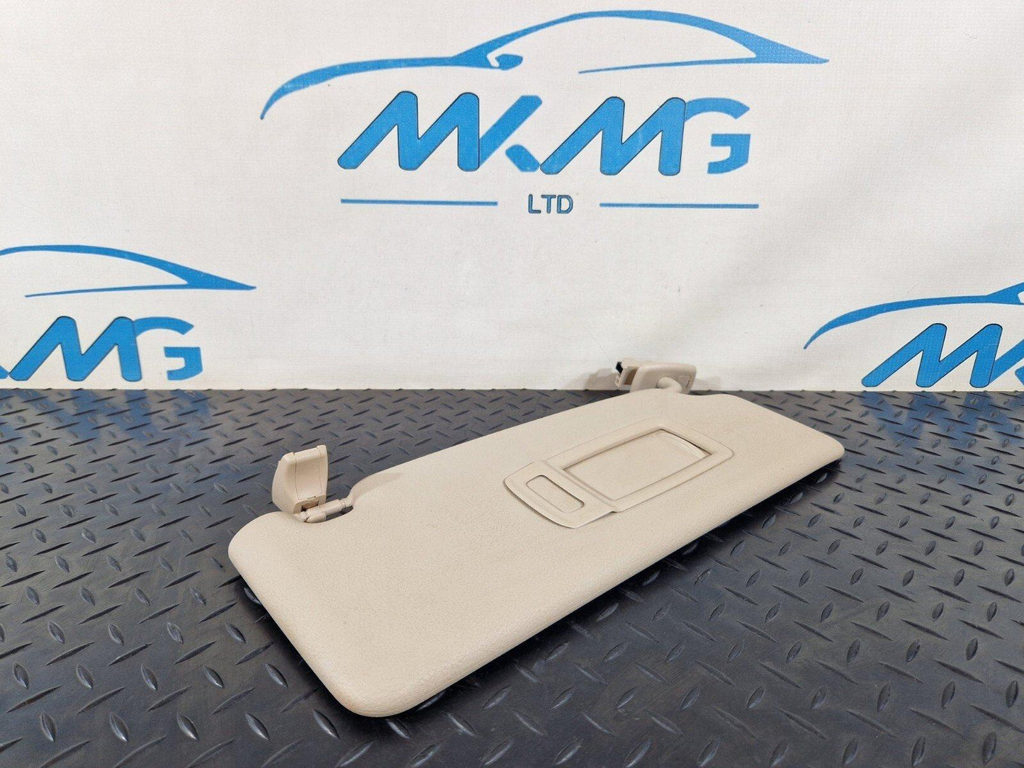 14-21 BMW 2 SERIES 218d GRAN TOURER F46 RIGHT SUN VISOR COVER 20150310
