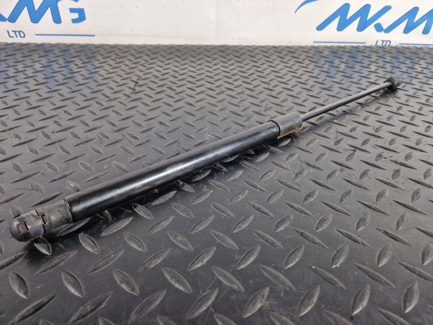 12-18 AUDI A6 C7 GENUINE OEM ORIGINAL REAR LIFT TAILGATE GAS STRUT 4G9827552A