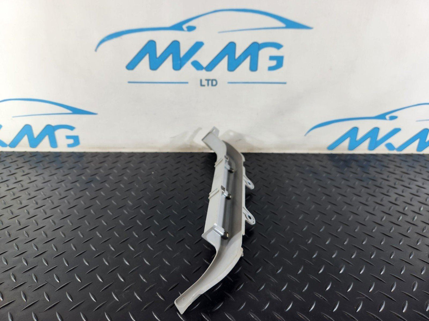 19-ON RANGE ROVER EVOQUE L551 WIRING LOOM HARNESS HOLDER BRACKET M8D2-14G072-AA
