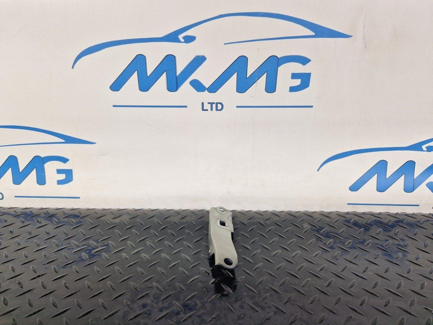 14-21 BMW 2 SERIES ACTIVE TOURER F45 PASSENGER SIDE BONNET STRUT HOLDER 7300531