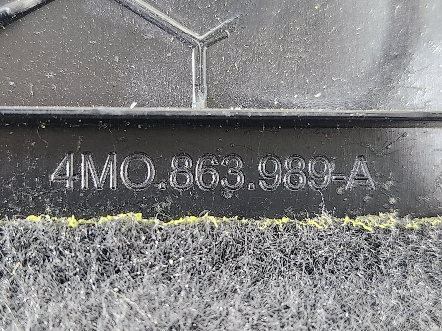 Audi Q7 Quarter Trim Lining Genuine 4M0863989A