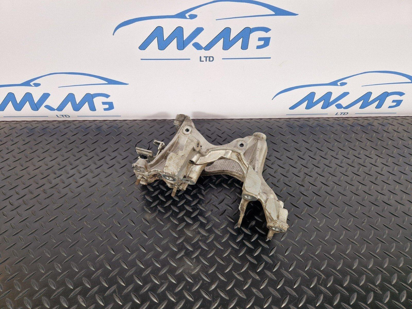 16-23 AUDI A5 F5 S-LINE GENUINE RIGHT SIDE ENGINE MOUNT BRACKET 8W0399296E