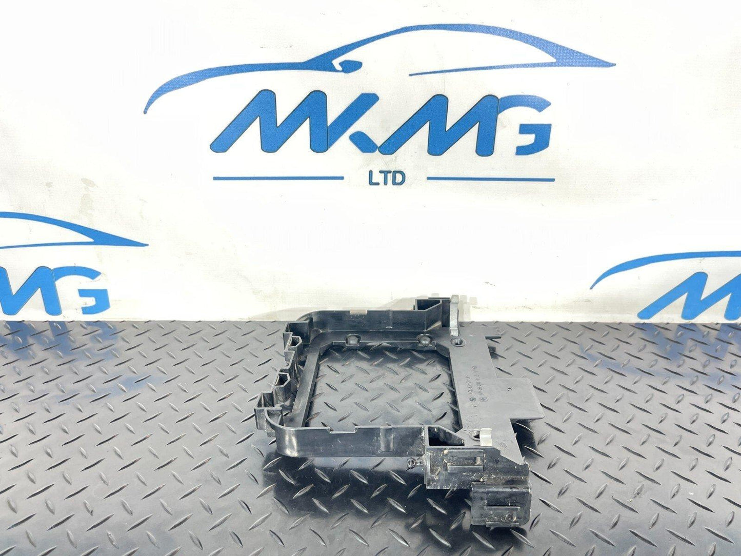 14-21 MERCEDES BENZ C350e W205 GENUINE ENGINE CONTROL ECU BRACKET A2741410140