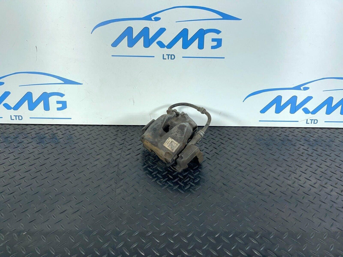 16-19 AUDI A4 B9 GENUINE FRONT LEFT PASSENGER SIDE BRAKE CALIPER 8W05BQ