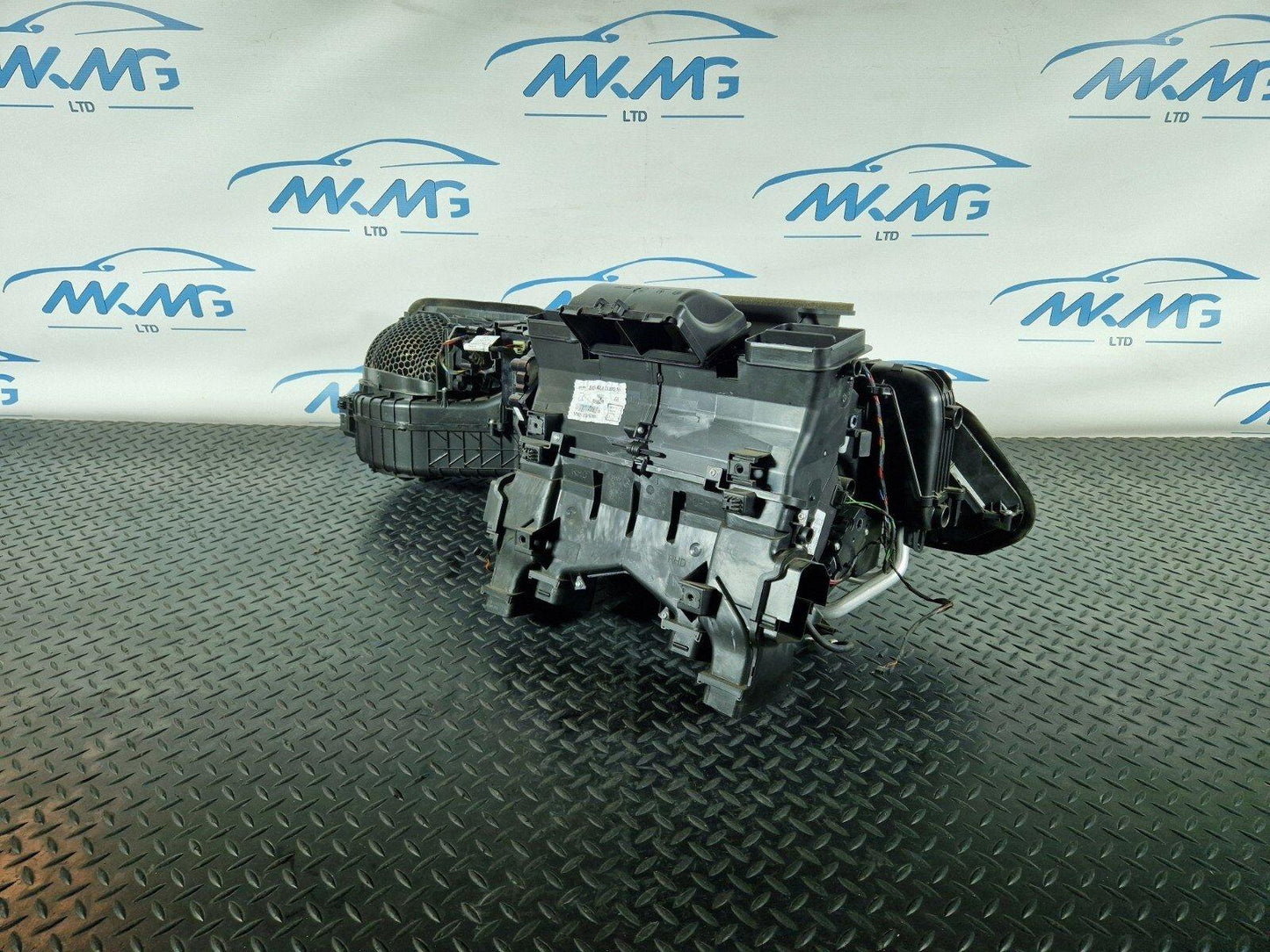 14-21 MERCEDES BENZ W205 GENUINE HEATER MATRIX/RADIATOR/CORE A2058306304