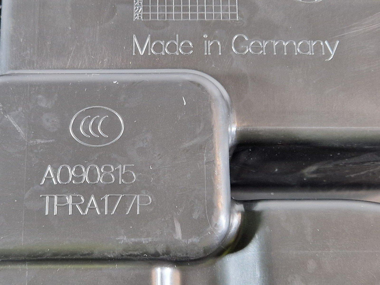 19-ON MERCEDES BENZ B CLASS W247 SERVICE TOOL KIT HOLDER A1778902100
