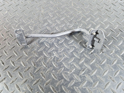 14-21 MERCEDES BENZ C200d W205 FRONT LOCKING STRIKER SUPPORT BRACKET A2058980032
