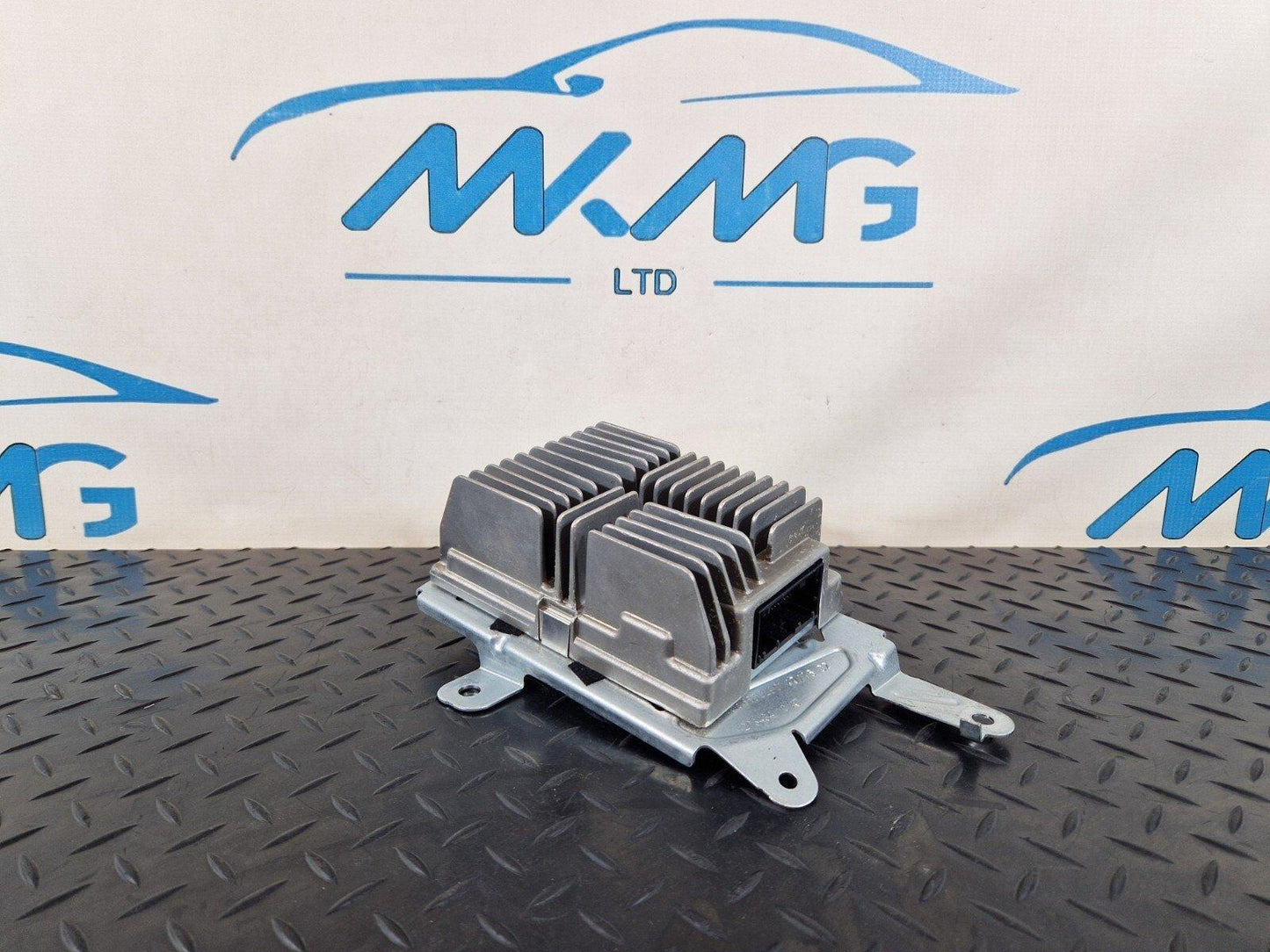 14-21 BMW 2 SERIES GRAN TOURER F46 GENUINE OEM AUDIO AMPLIFIER & BRACKET 9380197