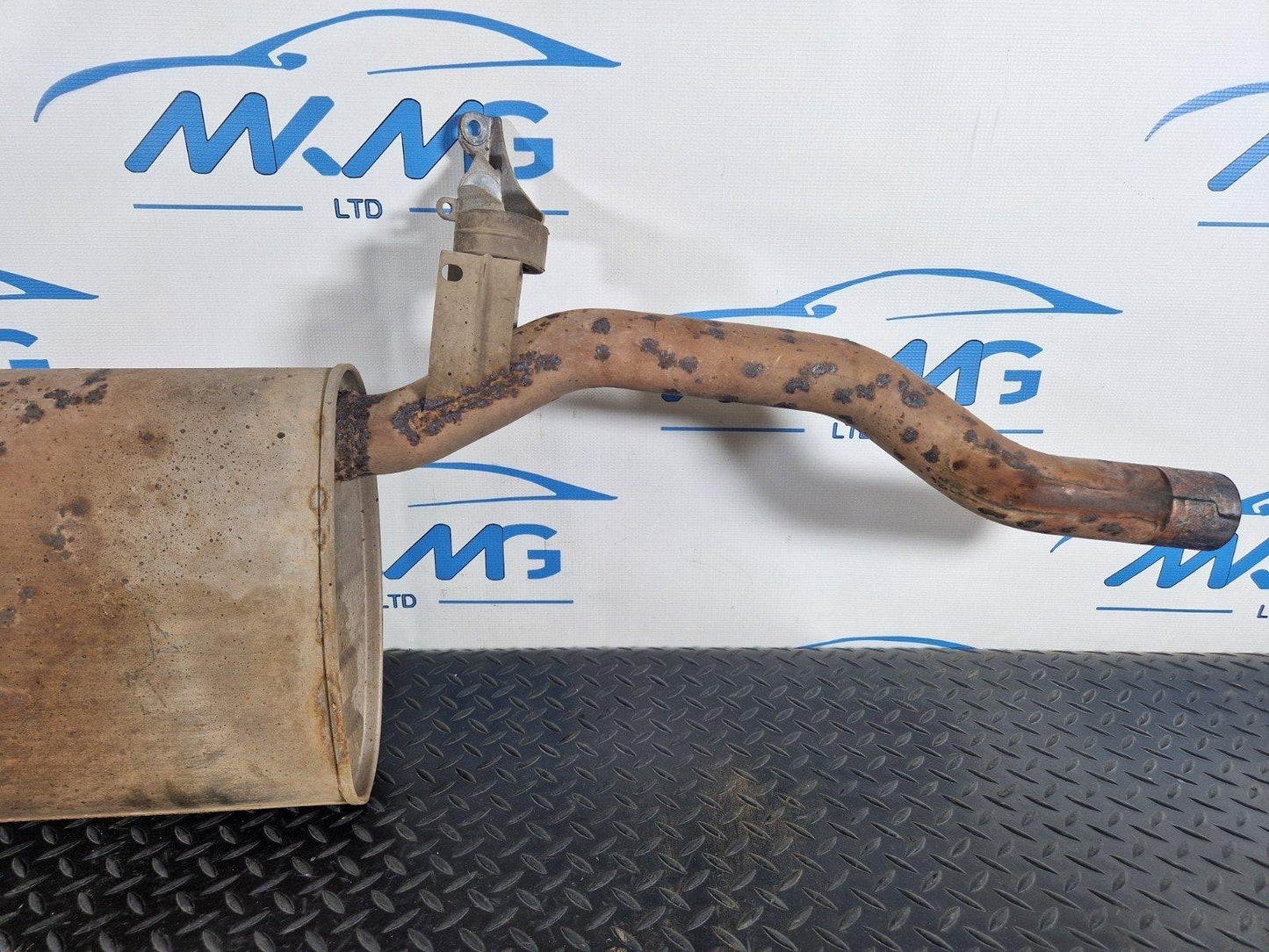 12-18 AUDI A6 C7 2.0 TDI GENUINE MIDDLE TO REAR EXHAUST SYSTEM MUFFLER