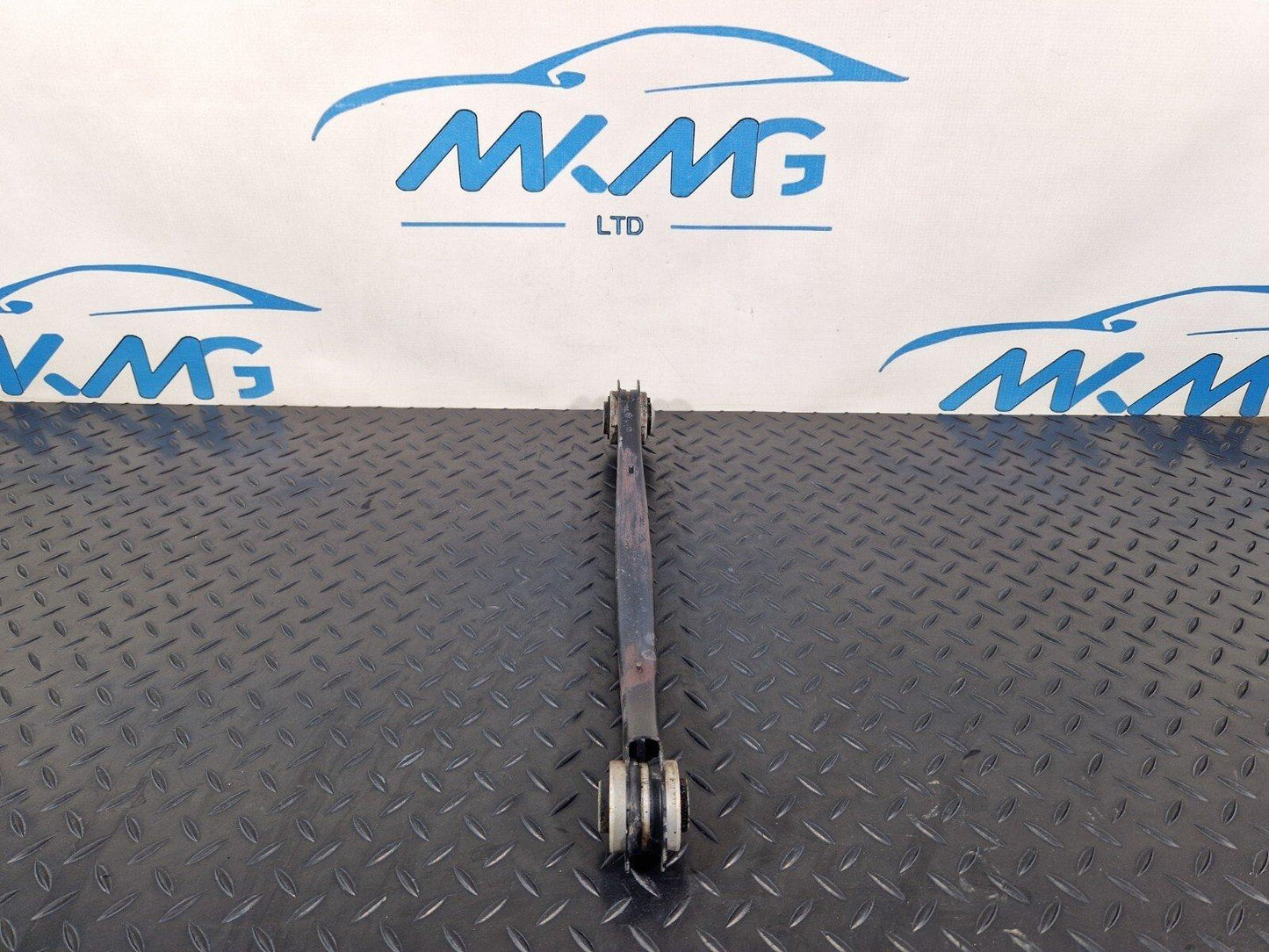 16-19 AUDI A4 B9 GENUINE OEM REAR RIGHT O/S LOWER CONTROL ARM 4M0505292D