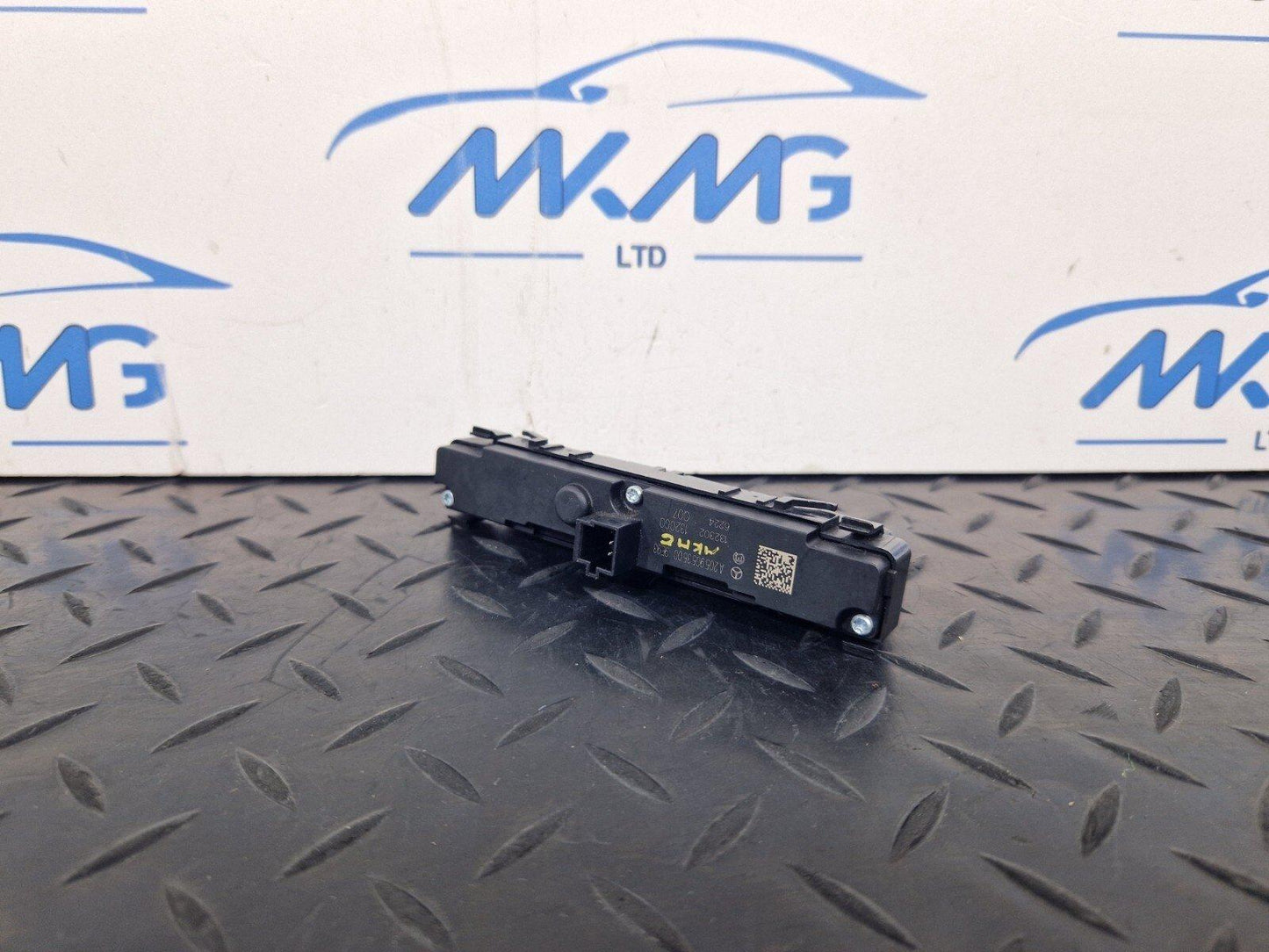 14-23 MERCEDES VITO W447 GENUINE DASHBOARD PARKING DISTANCE CONTROL PDC SWITCH
