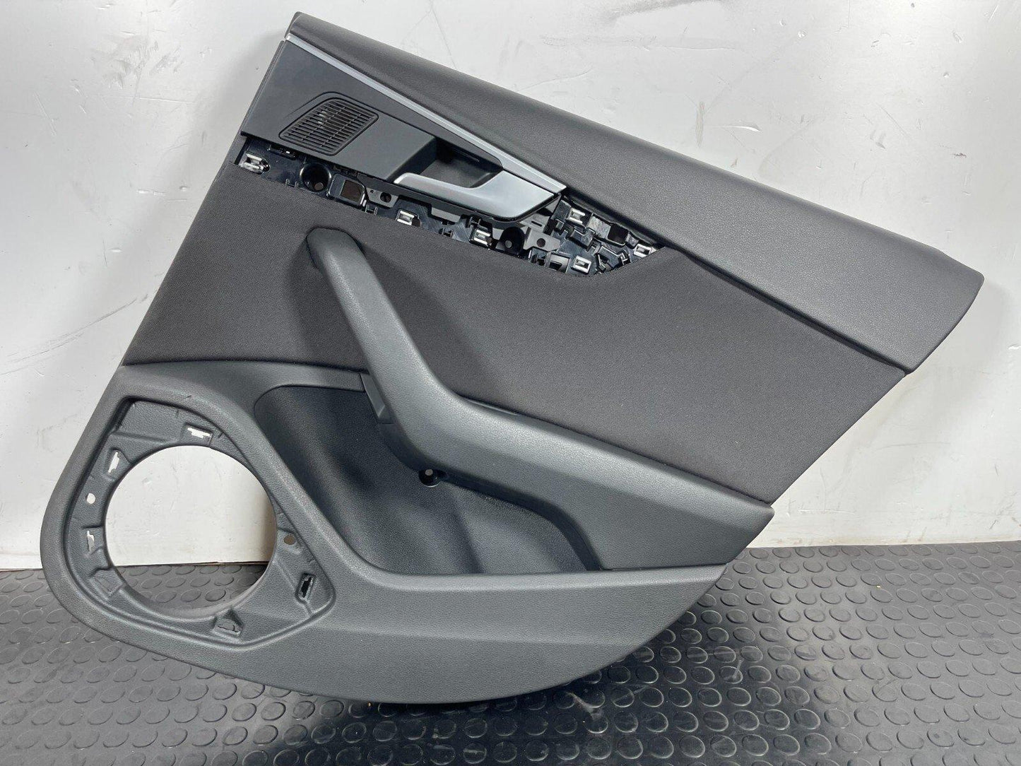 16-19 AUDI A4 B9 ESTATE GENUINE REAR RIGHT DRIVER SIDE DOOR PANEL IN BLACK