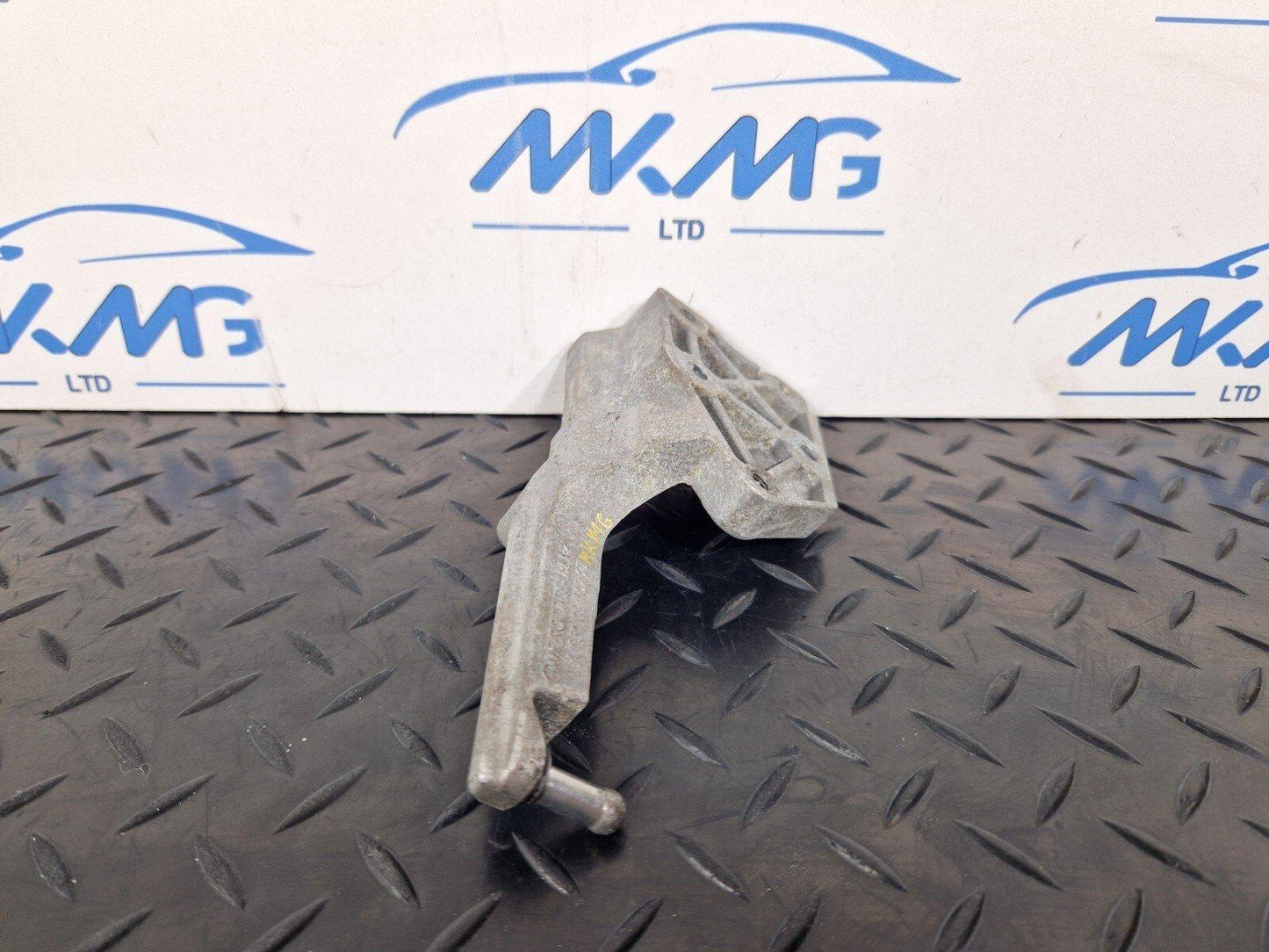 14-21 MERCEDES BENZ C220D W205 OEM AIR FILTER HOUSING MOUNT BRACKET A6510940727
