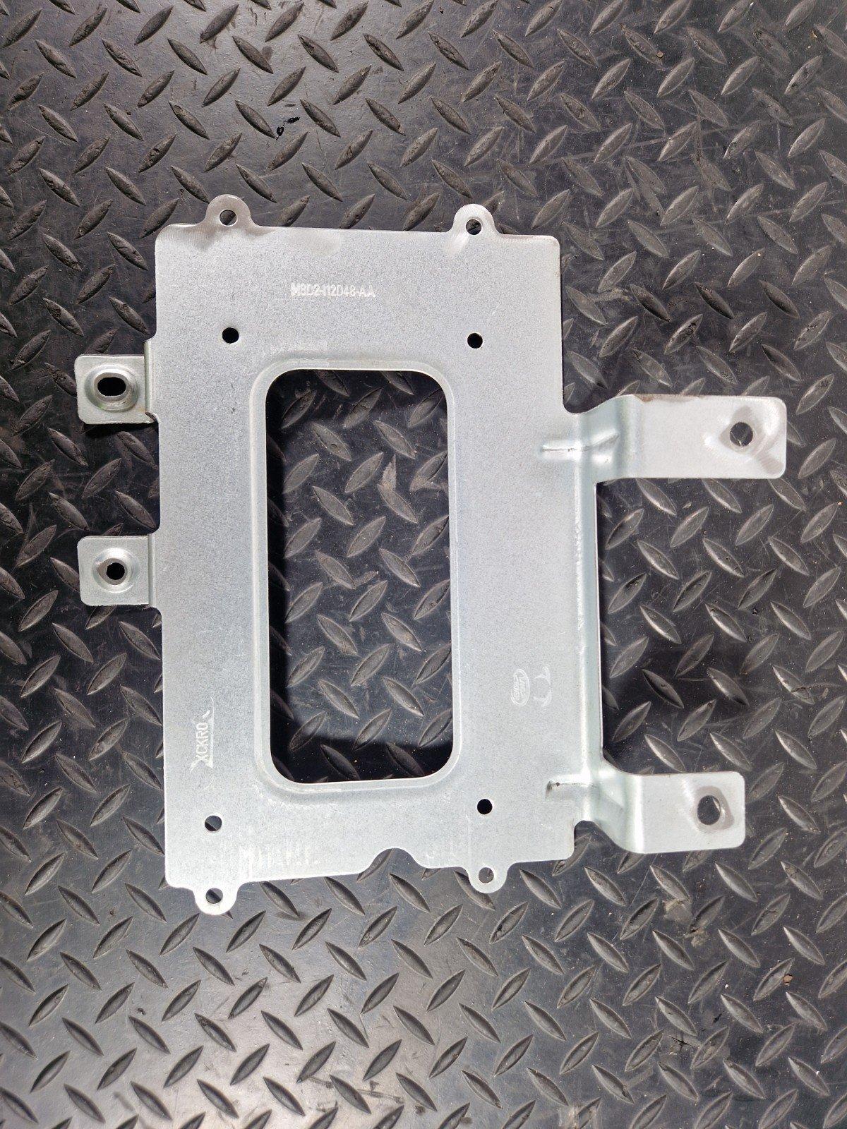 19-ON RANGE ROVER EVOQUE L551 AUDIO MODULE BRACKET MOUNT M8D2112D48AA