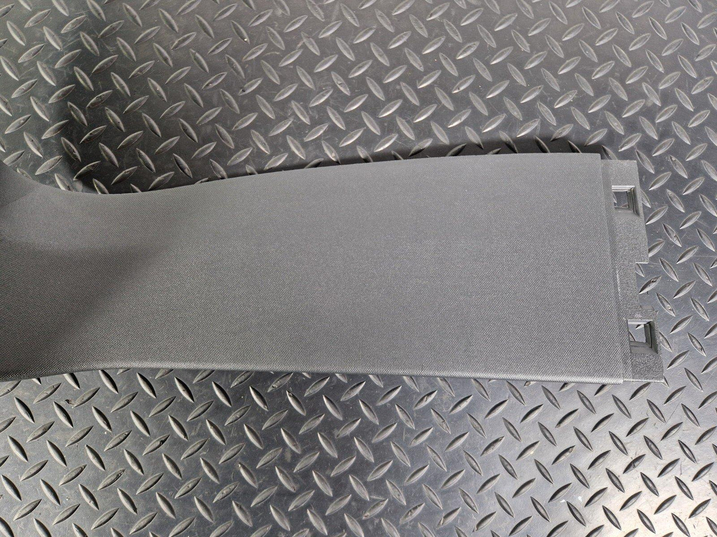 14-19 MERCEDES BENZ GLA X156 TAILGATE COVER TRIM LEFT A1567400171 A1567401900