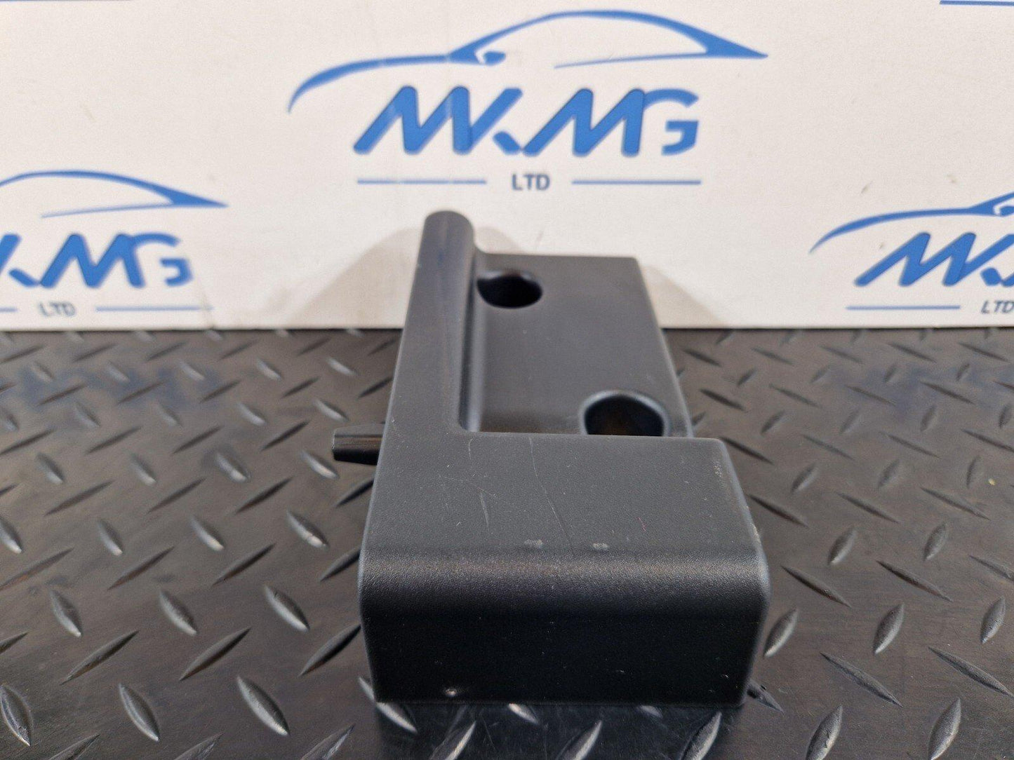 18-ON MERCEDES A CLASS W177 OEM TRUNK FLOOR BOOT RIGHT O/S BRACKET A1776808605