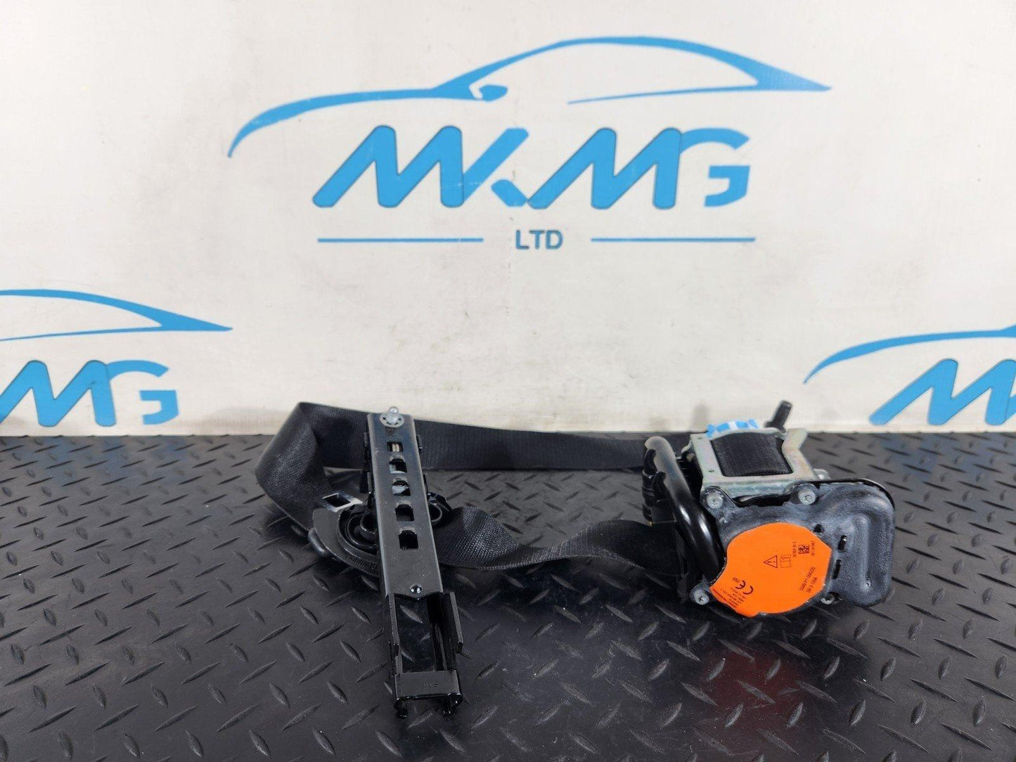 12-18 MERCEDES A-CLASS W176 5 DOOR PASSENGER SIDE FRONT SEAT BELT A1768602185
