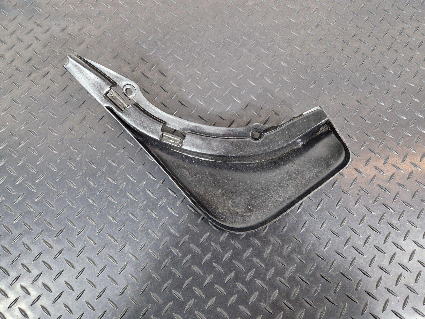 14-21 MERCEDES BENZ C200 W205 SALOON/ESTATE REAR MUD FLAP O/S/N/S A2058900178