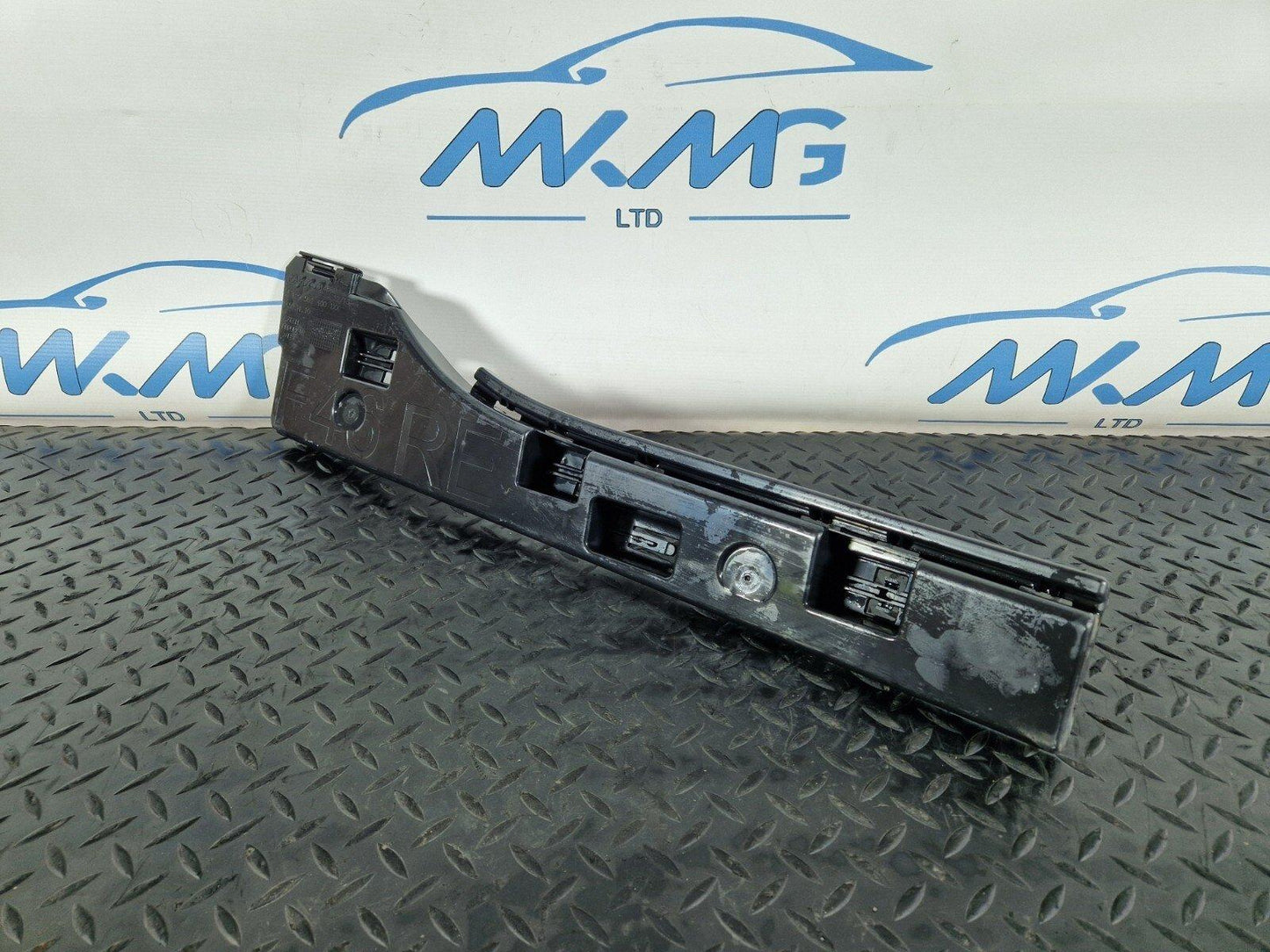 14-21 BMW 2 SERIES GRAN TOURER F46 GENUINE REAR RIGHT SIDE SKIRT BRACKET 7318862