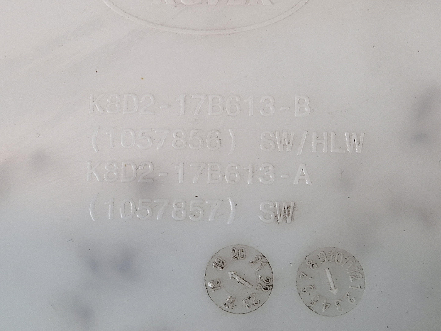 Range Rover Evoque L551 Genuine Windscreen Washer Bottle Tank K8D2-17B613-AC