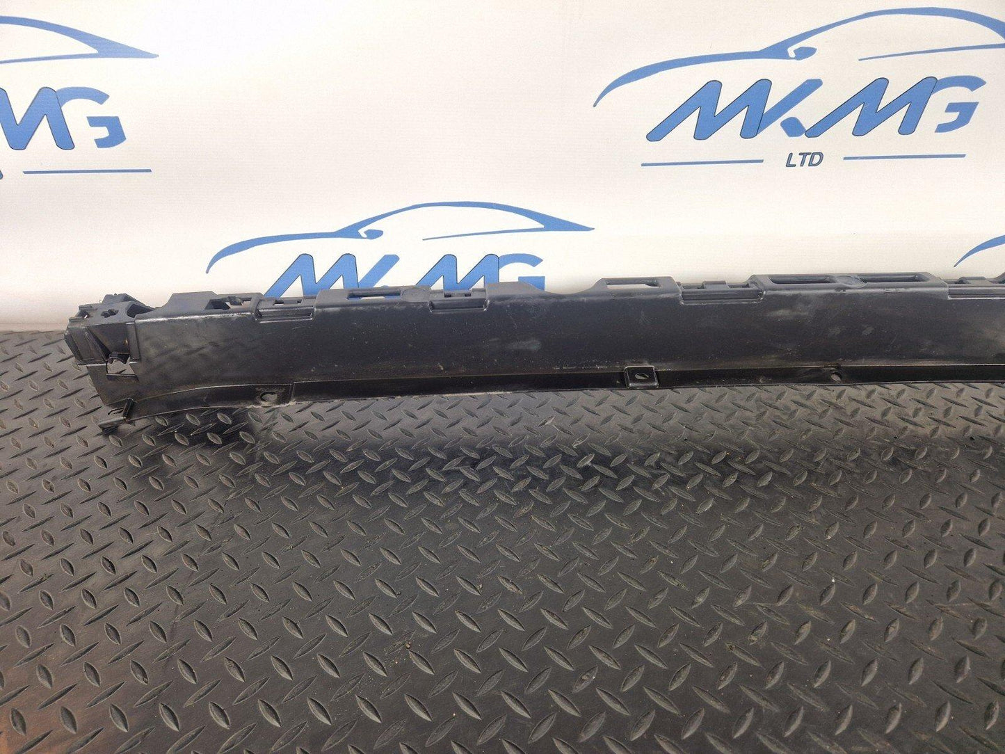 18-ON MERCEDES BENZ SPRINTER W907 W910 2.2 CDI OEM BUMPER MOUNT A9108854700
