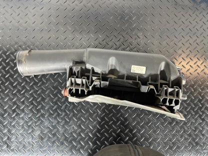 14-21 MERCEDES BENZ C350e W205 GENUINE PETROL AIR FILTER BOX AIRBOX A2740901701
