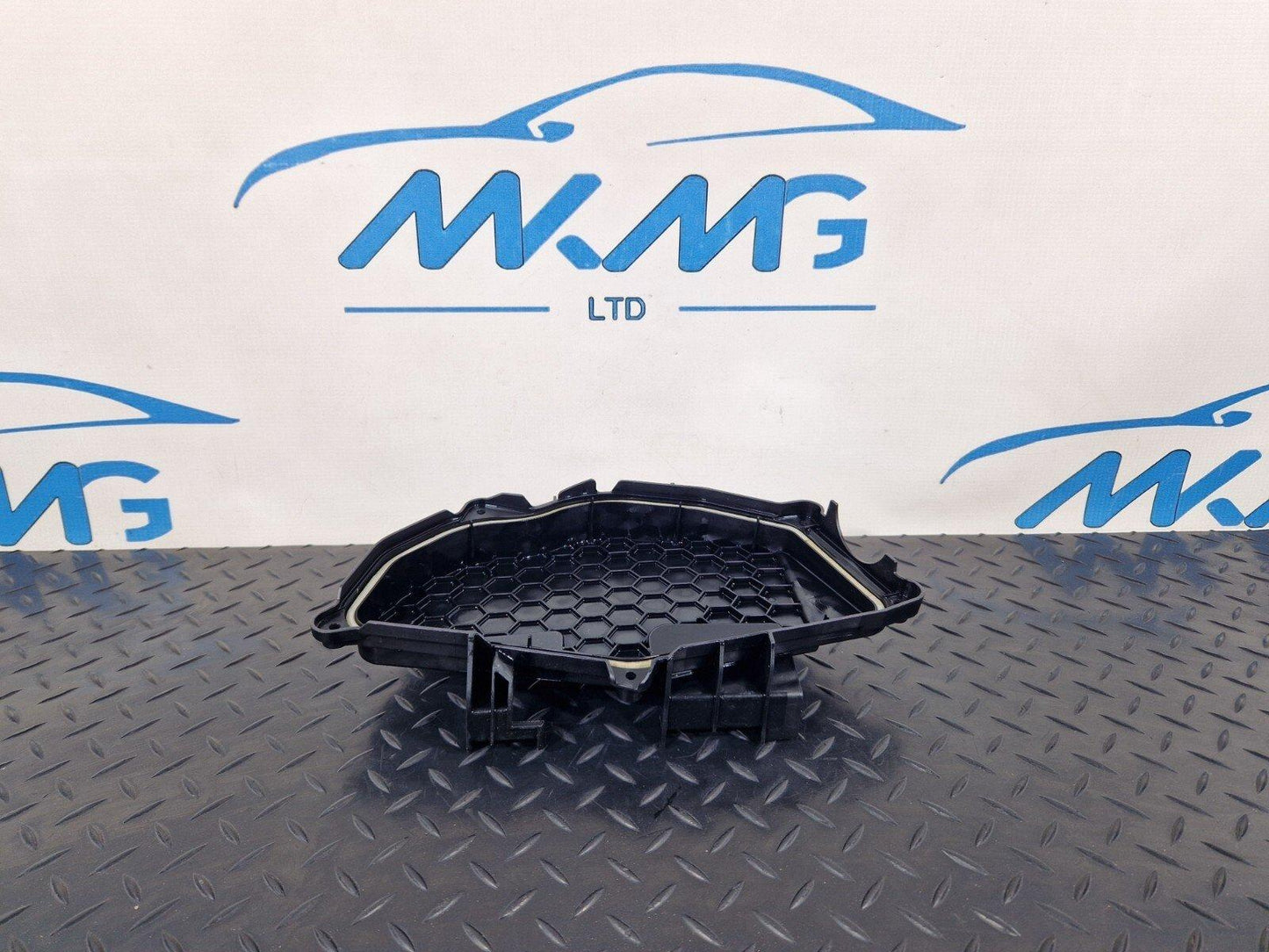 12-18 AUDI A6 C7 GENUINE HOUSING FOR CONTROL UNITS 4G2907613B