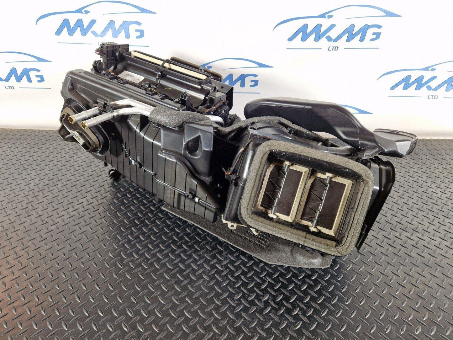16-19 AUDI A4 B9 S-LINE GENUINE FRONT DASH HEATER MATRIX 8W2820005B