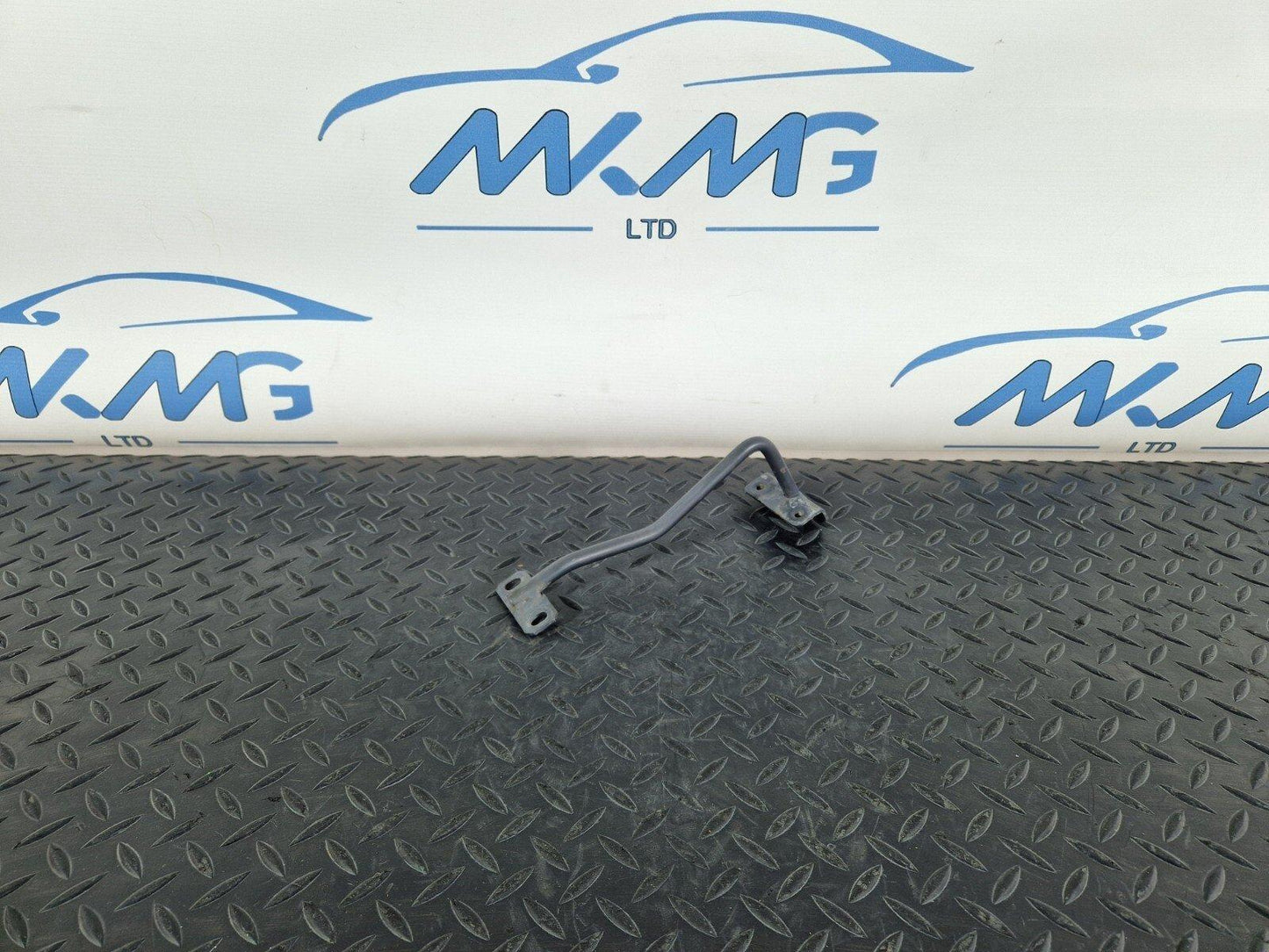 14-21 MERCEDES BENZ C200 W205 FRONT LOCKING STRIKER SUPPORT BRACKET A2058980032