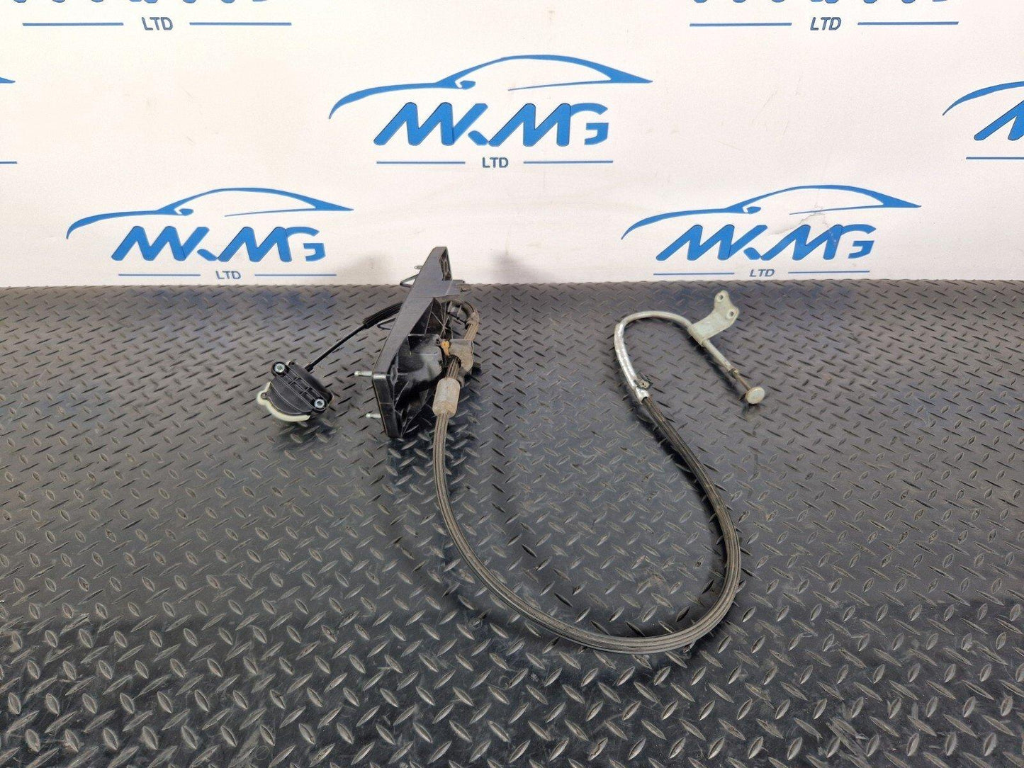 16-19 AUDI A4 B9 GEAR LINKAGE EMERGENCY RELEASE CABLE 8W0713052K