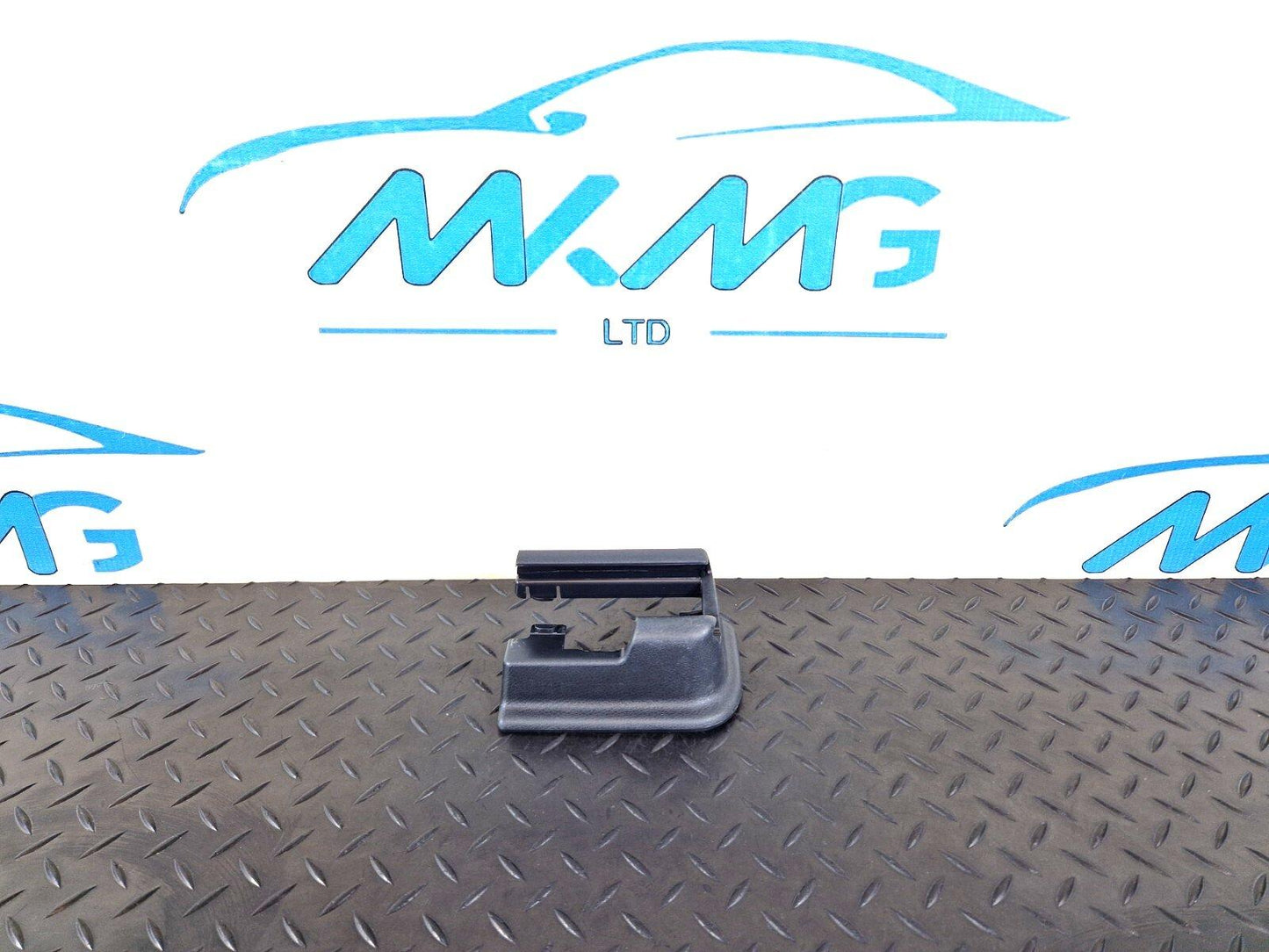 13-19 MERCEDES CLA C117 AMG FRONT SEAT RIGHT GUIDE RAIL COVER TRIM A1769192000