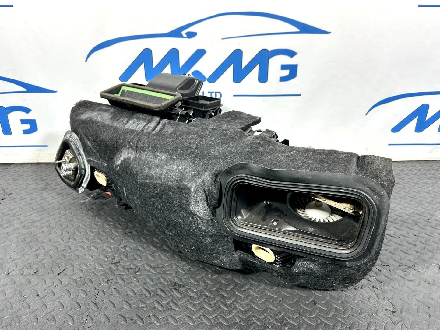 14-21 MERCEDES BENZ C300 W205 GENUINE HEATER MATRIX BOX A2058300460