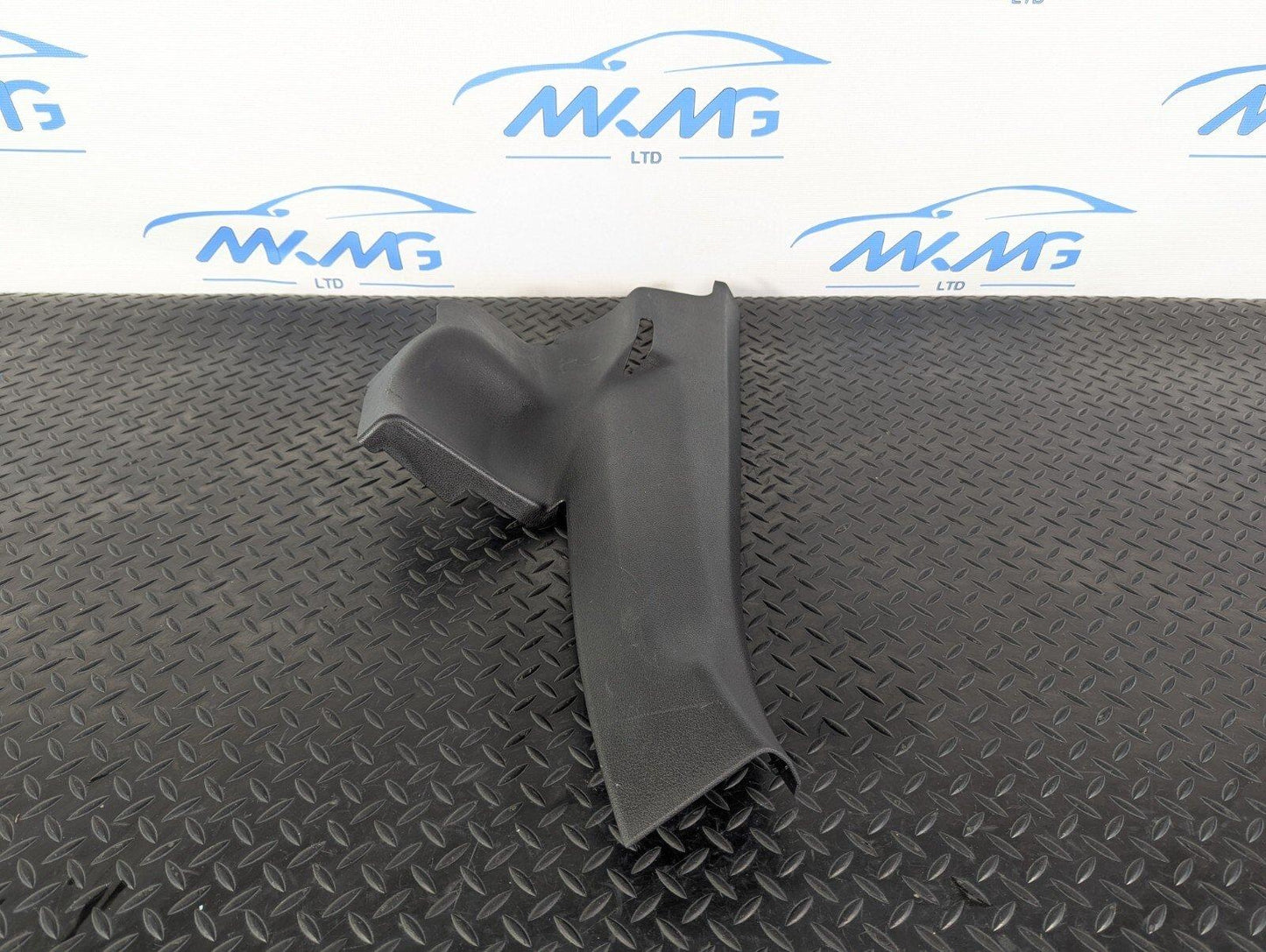 10-15 AUDI Q7 4L GENUINE OSR DRIVERS SIDE REAR C PILLAR COVER 4L0867768A