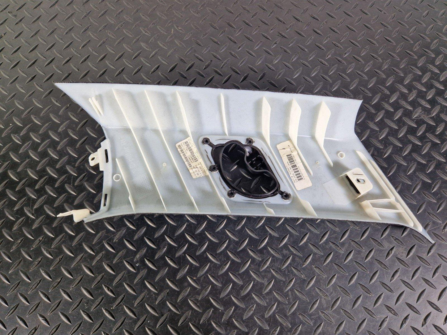 10-13 BMW X5 E70 LCI PILLAR TRIM COVER PANEL BLACK LEFT PASSENGER SIDE 7129756