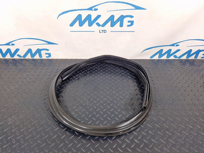 18-ON MERCEDES BENZ SPRINTER W907 HOOD BONNET RUBBER GASKET SEAL A9108871100