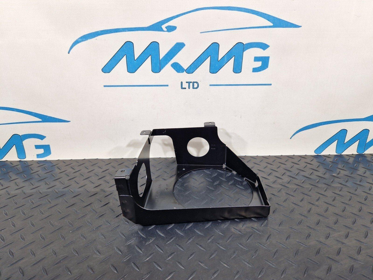 14-23 MERCEDES BENZ VITO W447 OEM REAR RIGHT SPEAKER HOLDER BRACKET A4475451540