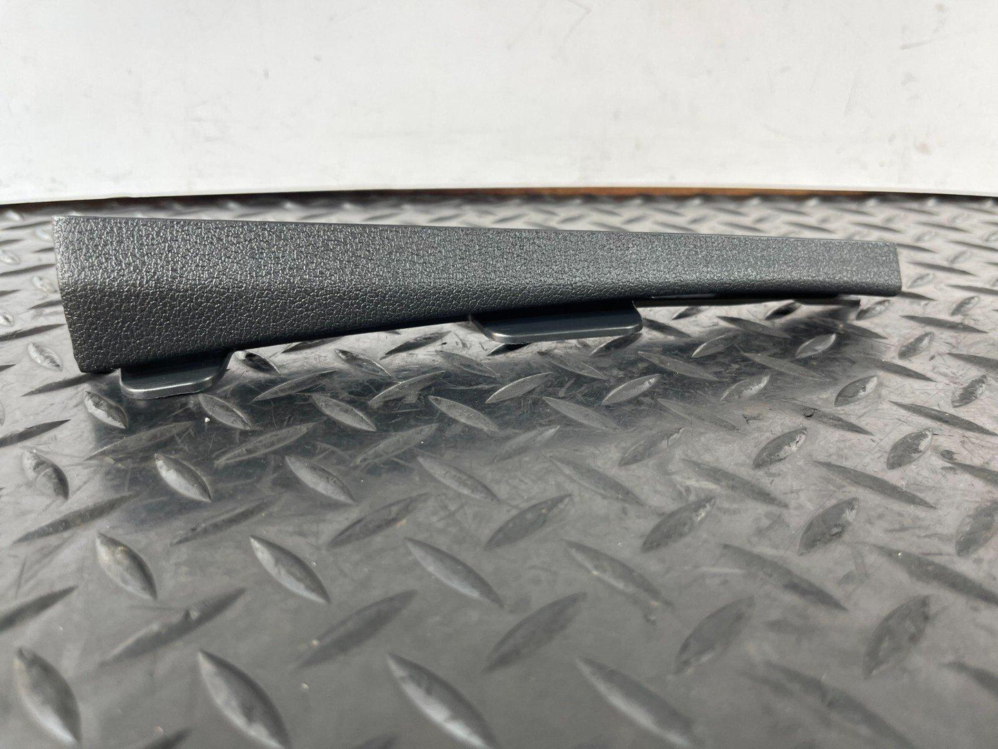 16-19 AUDI A4 B9 SALOON GENUINE LEFT PASSENGER SIDE A PILLAR TRIM 8W0868203LI
