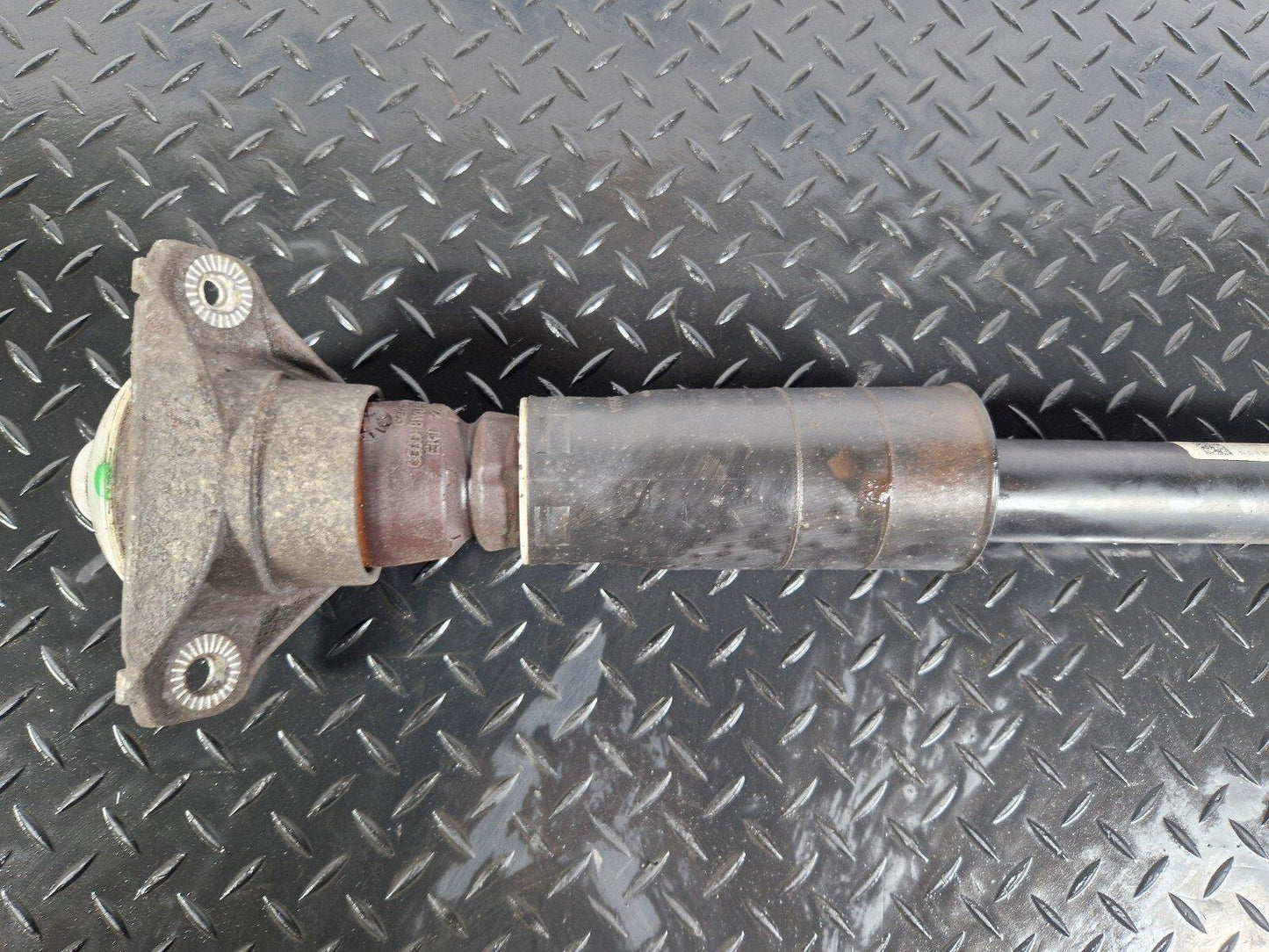 16-19 AUDI A4 B9 REAR LEFT OR RIGHT COMPLETE SHOCK ABSORBER 8W0513028N 8W0035P