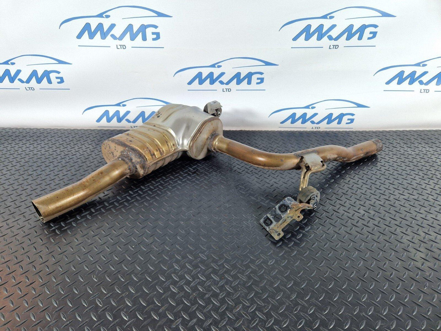 16-19 AUDI A4 B9 GENUINE OEM EXHAUST BACKBOX SILENCER 8W0253411D