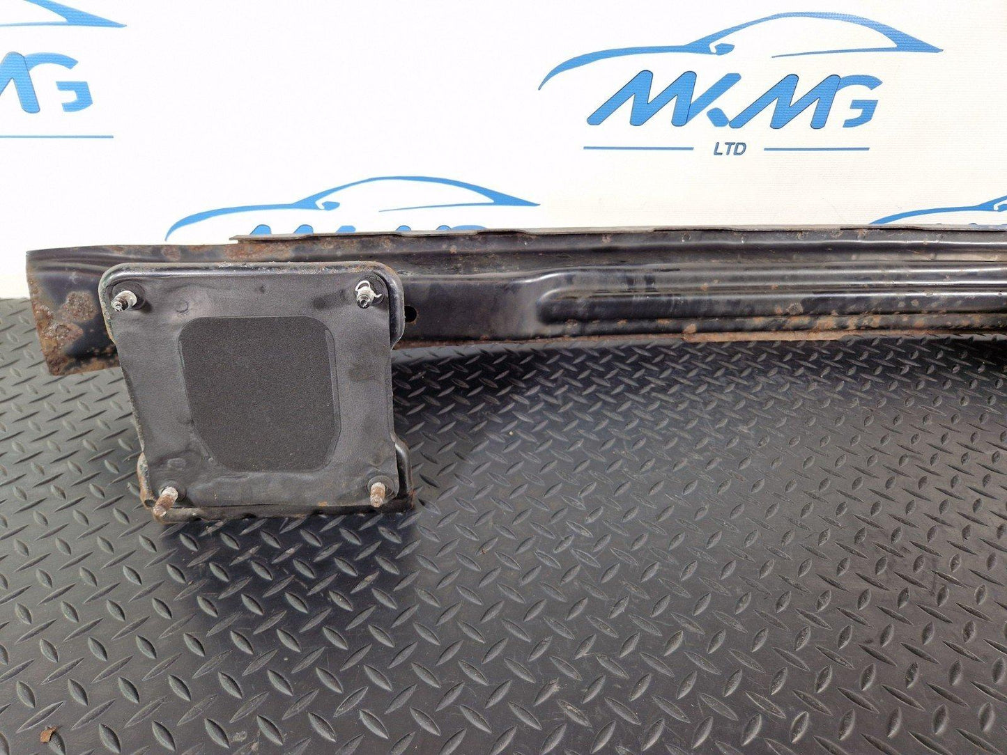 11-19 MERCEDES BENZ ML W166 GENUINE REAR CRASH BAR A1666104200