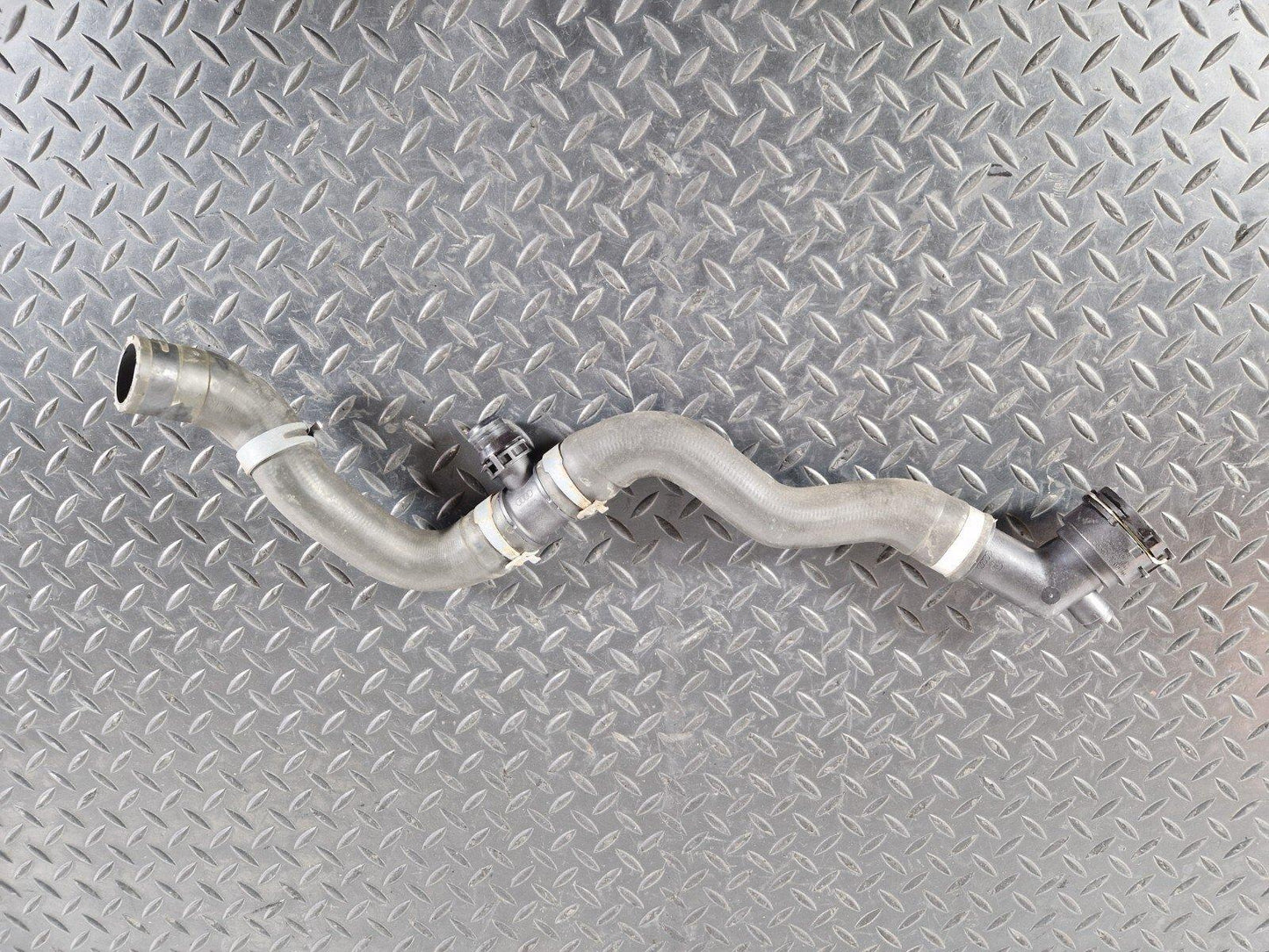 16-19 AUDI A4 B9 GENUINE OEM WATER COOLANT PIPE HOSE 8W0122293H 8W0121140