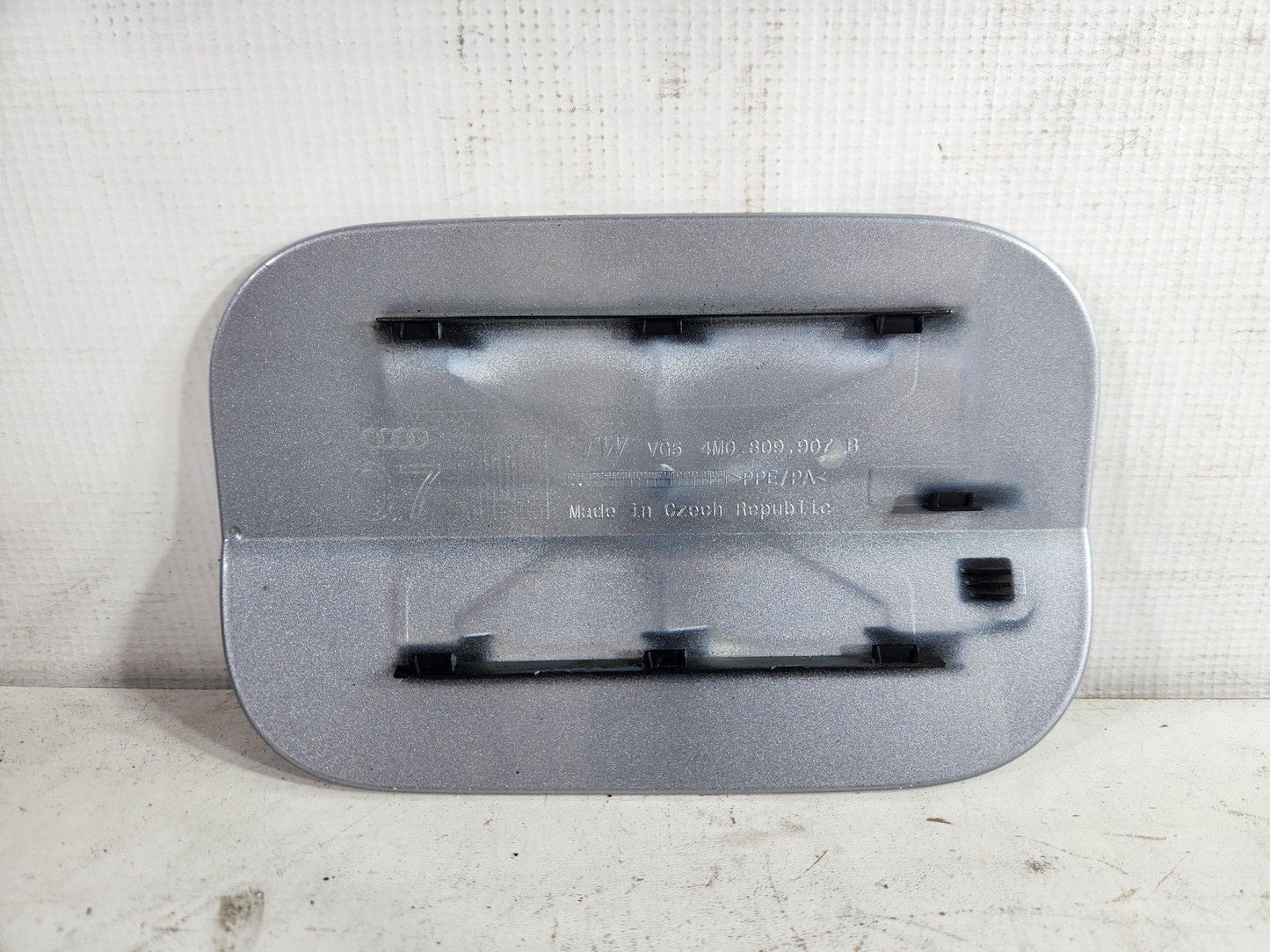 Audi Q7 4M Genuine Fuel Filler Flap Cover 4M0809907B