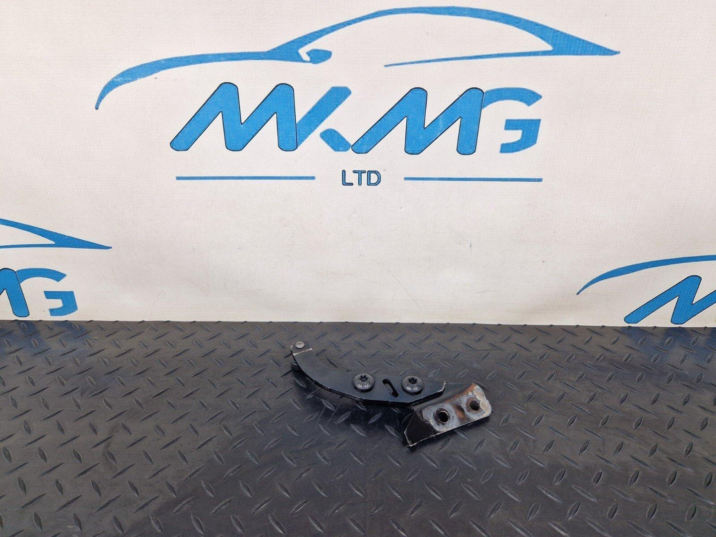 14-23 MERCEDES VITO W447  SLIDING DOOR TOP UPPER ROLLER RIGHT SIDE A4477600147